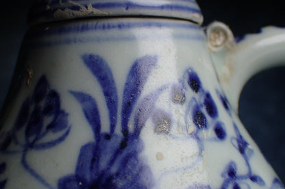 元青花 梨形滿池嬌壺 (沈船件) Yuan Blue and White Pear-Shaped 'Mandarin Duck and Lotus' Ewer (Shipwreck Find)（有蓋子拿取需小心）
