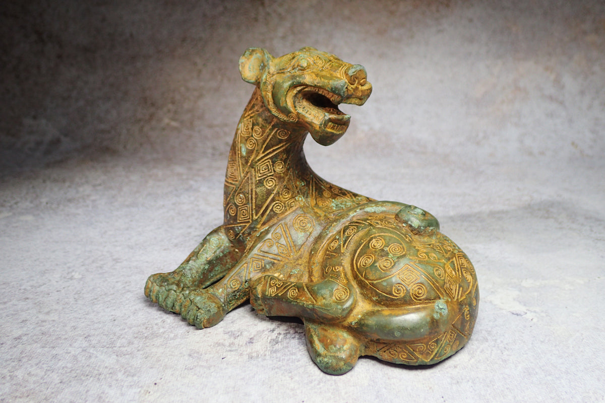 漢代青銅虎豹獸鎮 Han Bronze Tiger/Leopard Weight