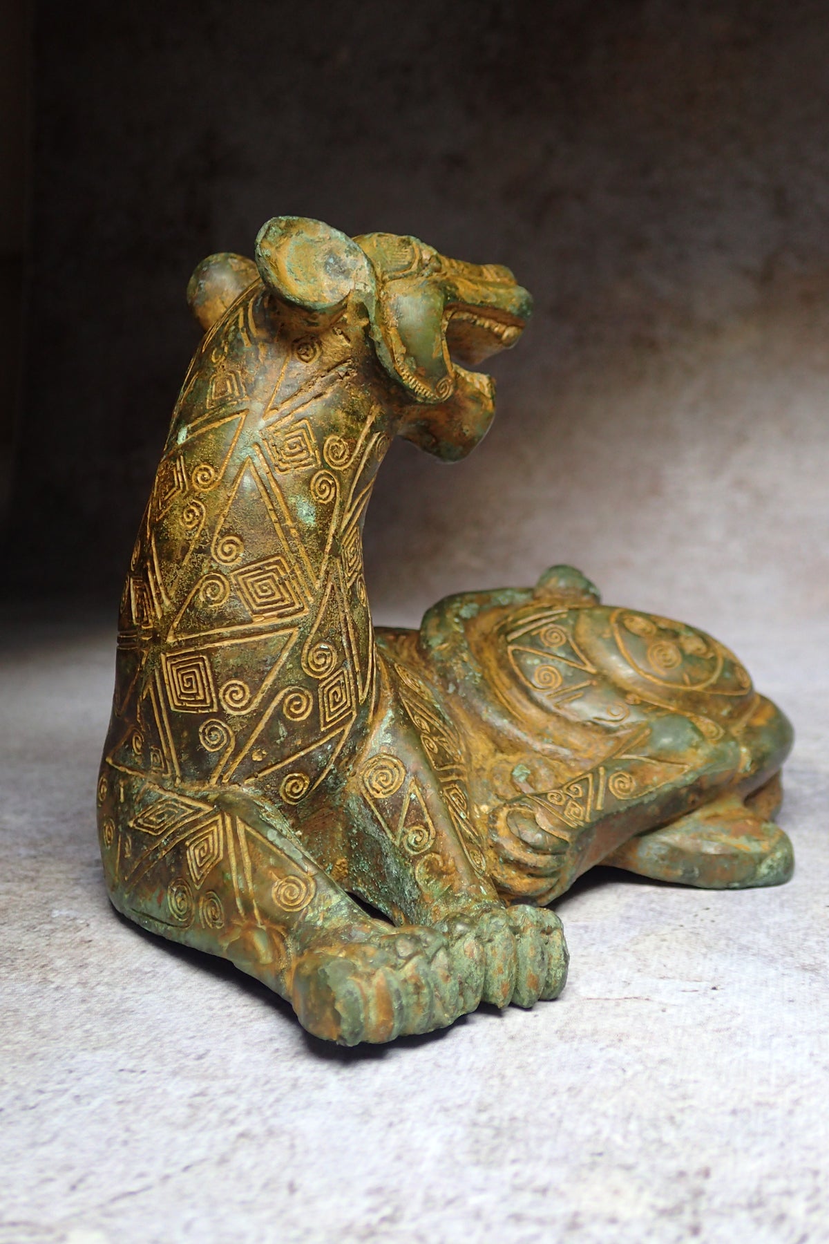 漢代青銅虎豹獸鎮 Han Bronze Tiger/Leopard Weight