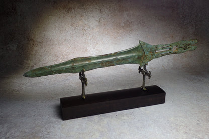 戰國雙夔龍柄 青銅矛首 Warring States Double Kui Spearhead